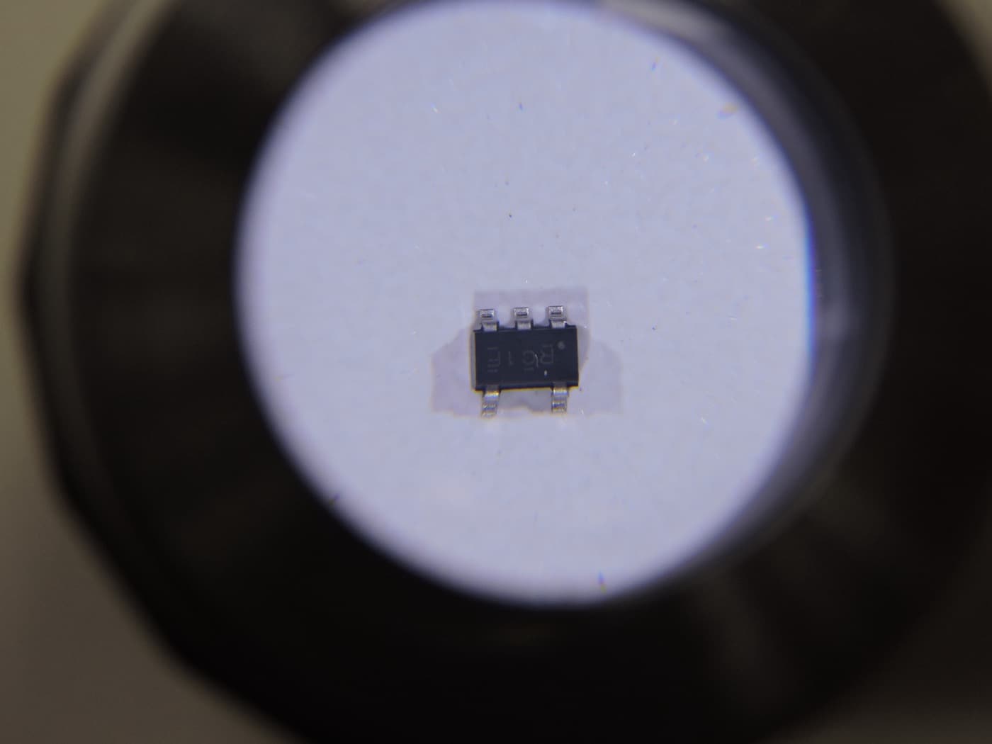 LMV321IDBVR stock photo 2