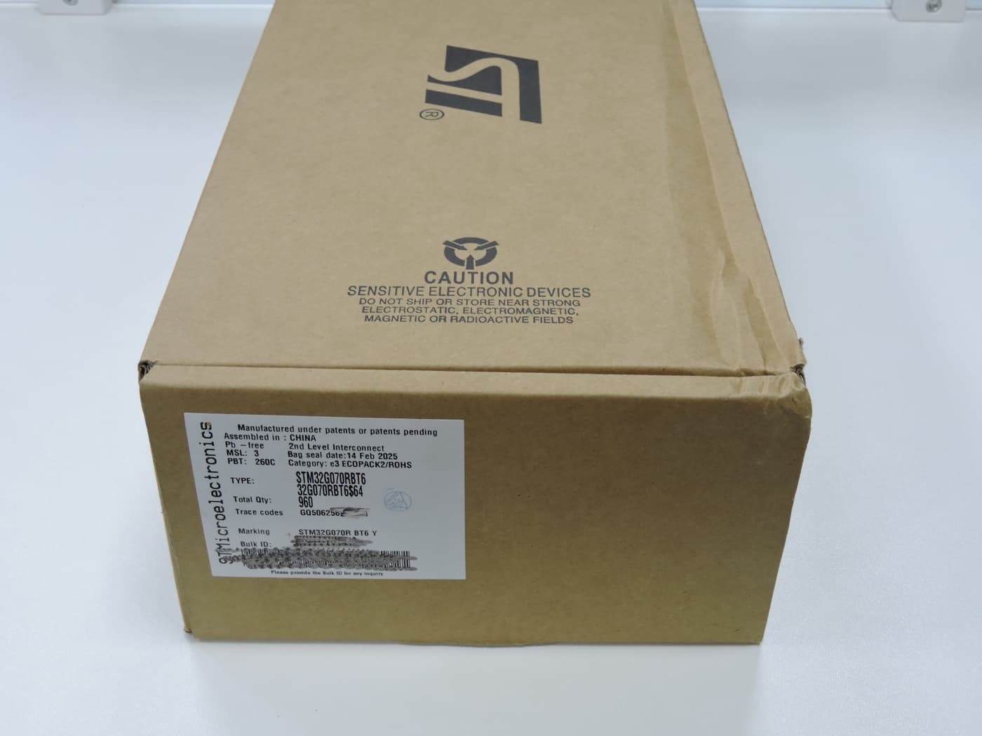 STM32F070RBT6 stock photo 3